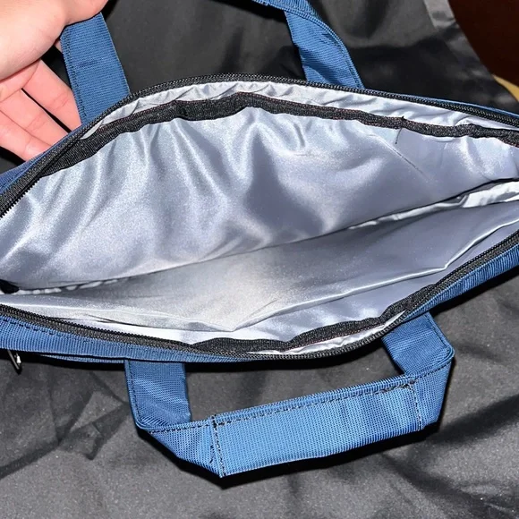 Computer Case - Picture 3 of 5